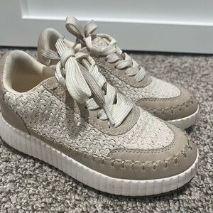 DV by Dolce Vita Kids Beige and Cream Textured Sneakers Size 13